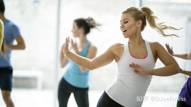 马来西亚女足艰苦训练锻炼身心