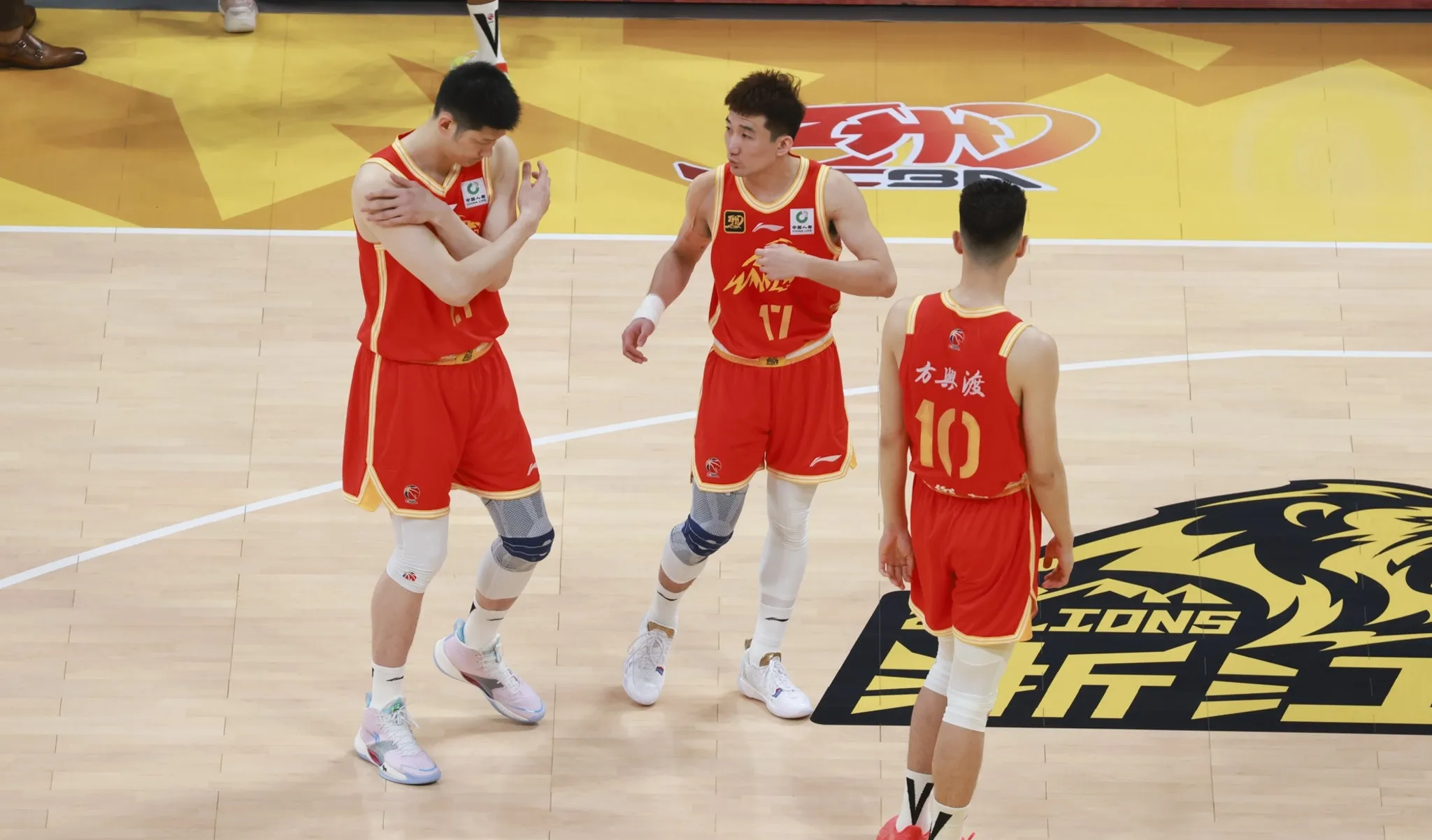 浙江男篮血拼一场，争取取得关键胜利