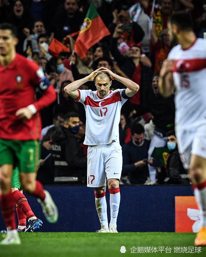 挪威队在主场逼平土耳其队，争夺点球