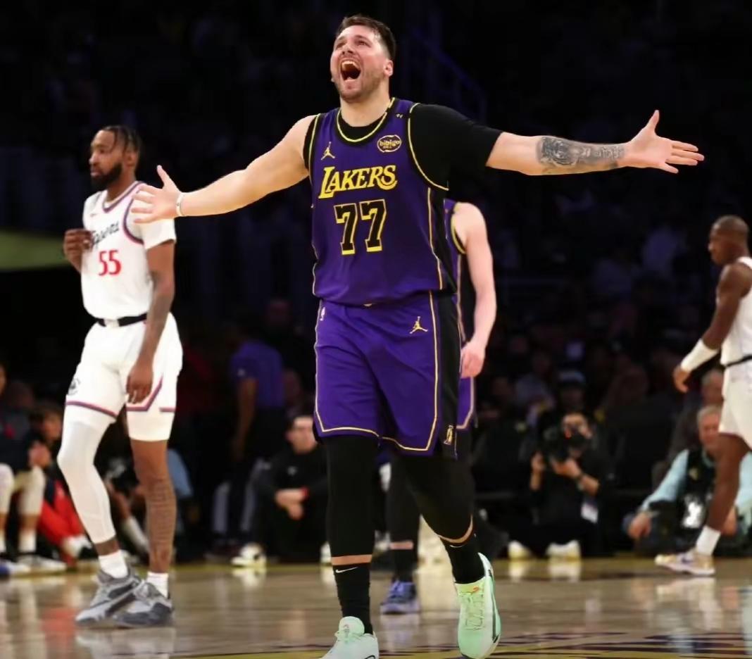 湖人队大腿伤势好转，将带领球队冲击总冠军的简单介绍