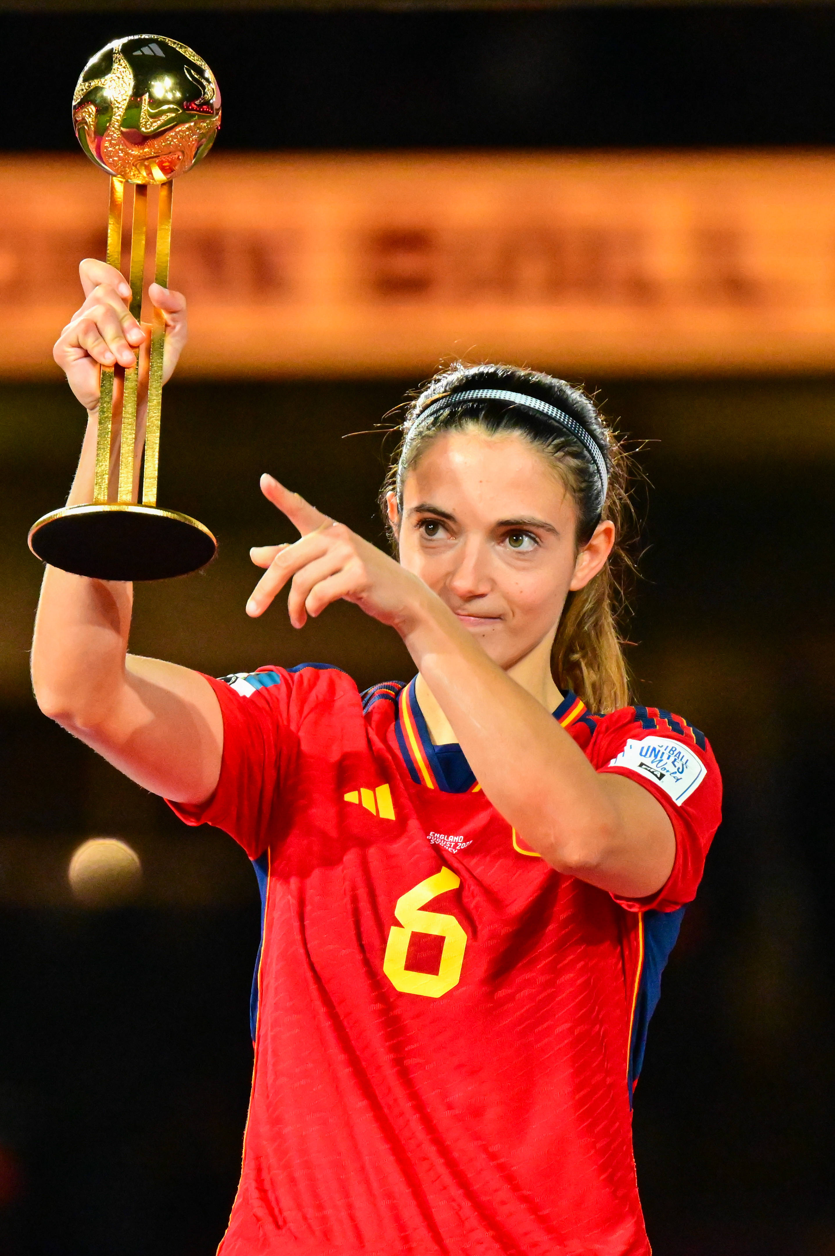 墨西哥女足队在比赛中摘得冠军