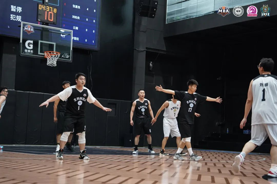 关于深圳男篮全力以赴，力争连胜创造奇迹的信息