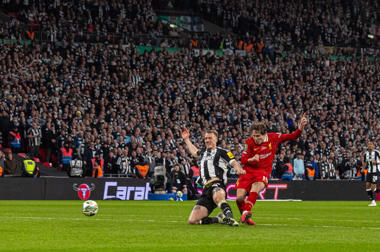 世俱杯直播-纽伦堡在比赛中全力以赴赢得胜利