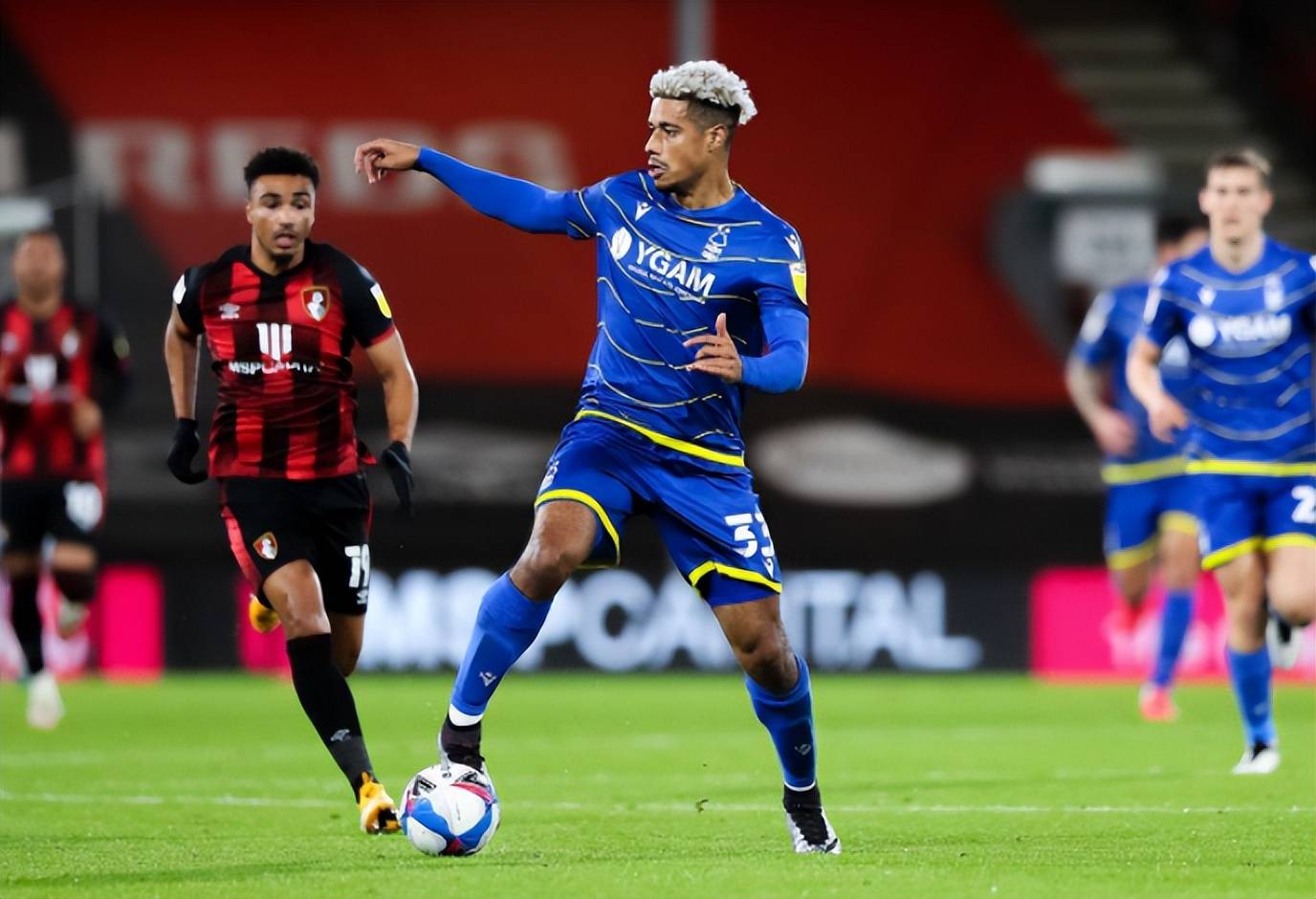 比利亚雷亚尔背水一战，喜悦取胜