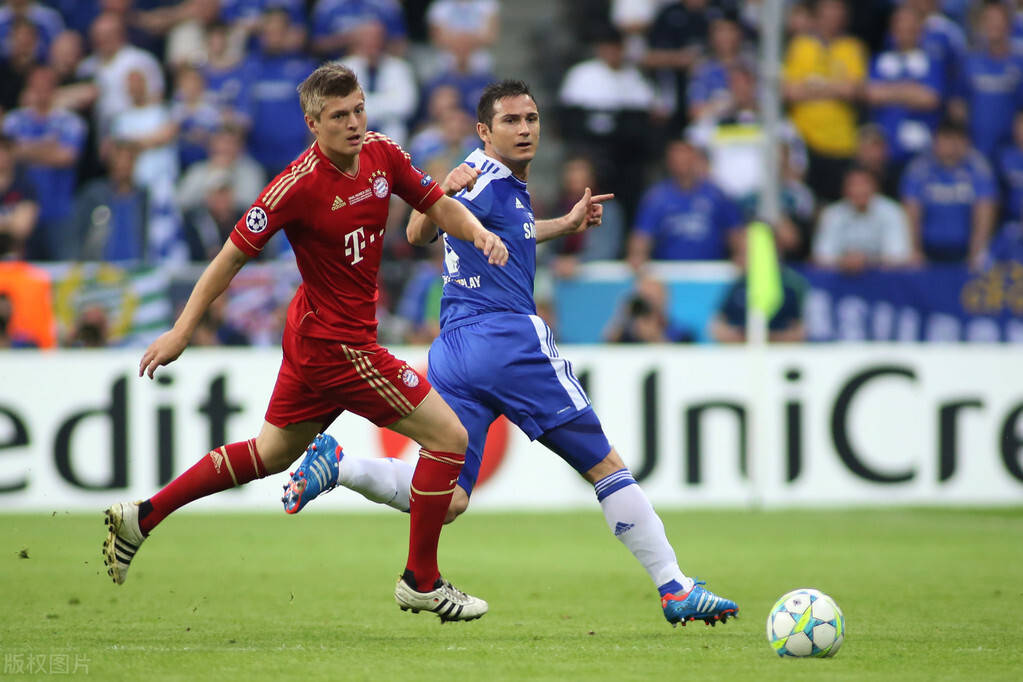 世俱杯改制-斯洛伐克队在欧国联比赛中奋勇作战，争取晋级！