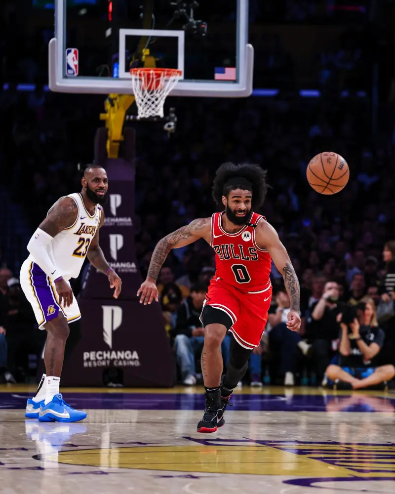 公牛队在季后赛中取得突破，球队前景一片光明