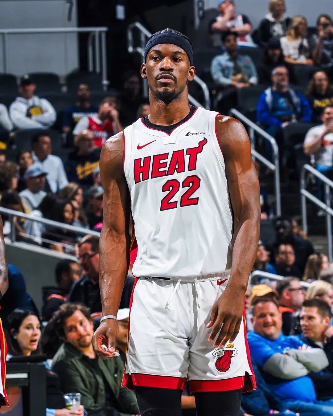 热火客场告捷，巴特勒关键时刻发挥出色的简单介绍