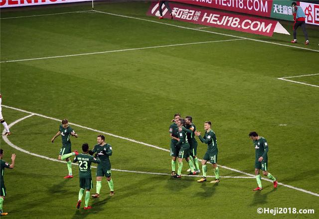 世俱杯-包含汉诺威客场输球，距离保级区更近的词条