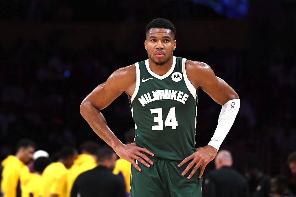 世俱杯-雄鹿逆转战胜尼克斯，东部前五稳固