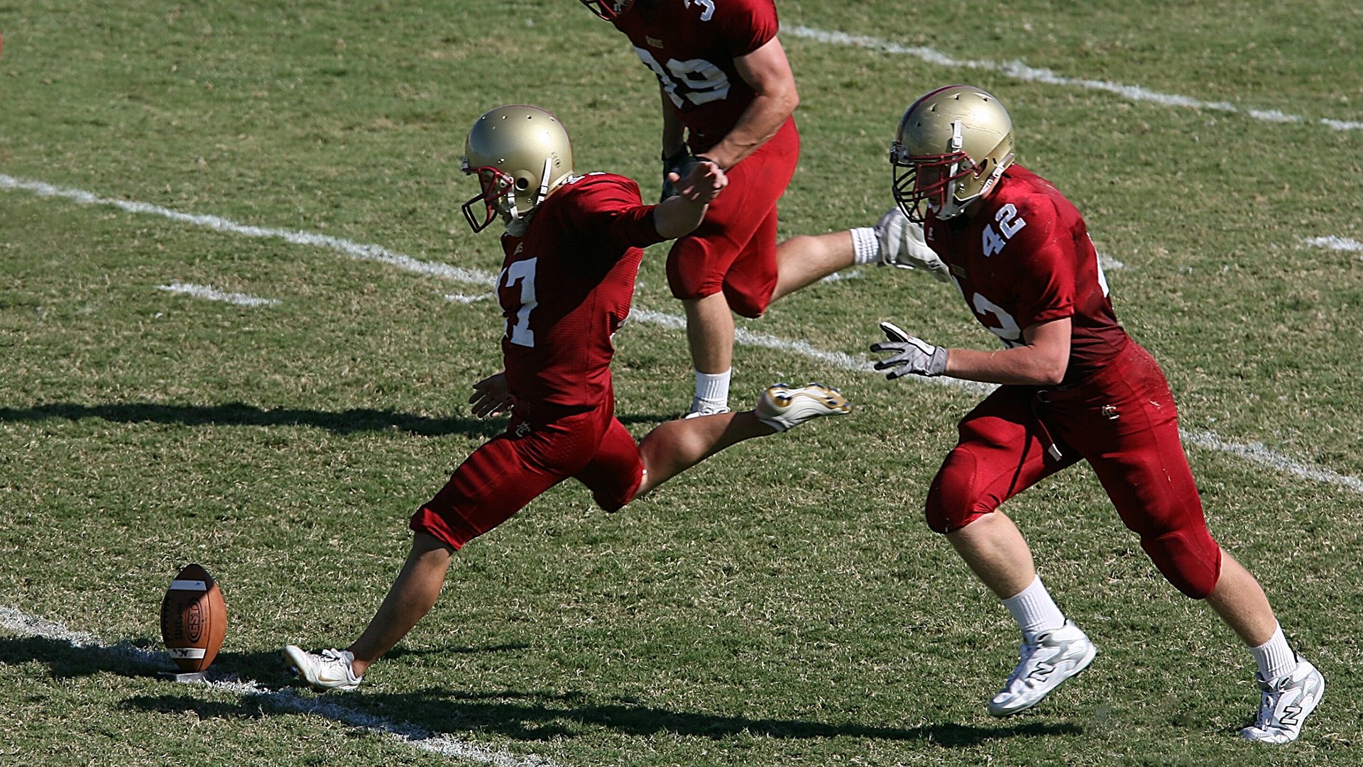 绿茵传奇与乒乓烽火,双重赛场上的激情交响